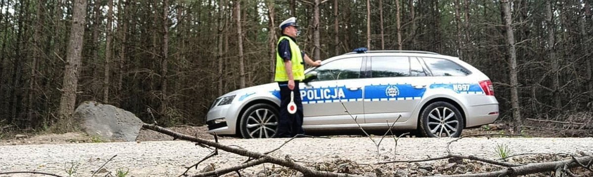 Przykładowa scena filmowa z użyciem jednego z naszych radiowozów oraz mundurowego